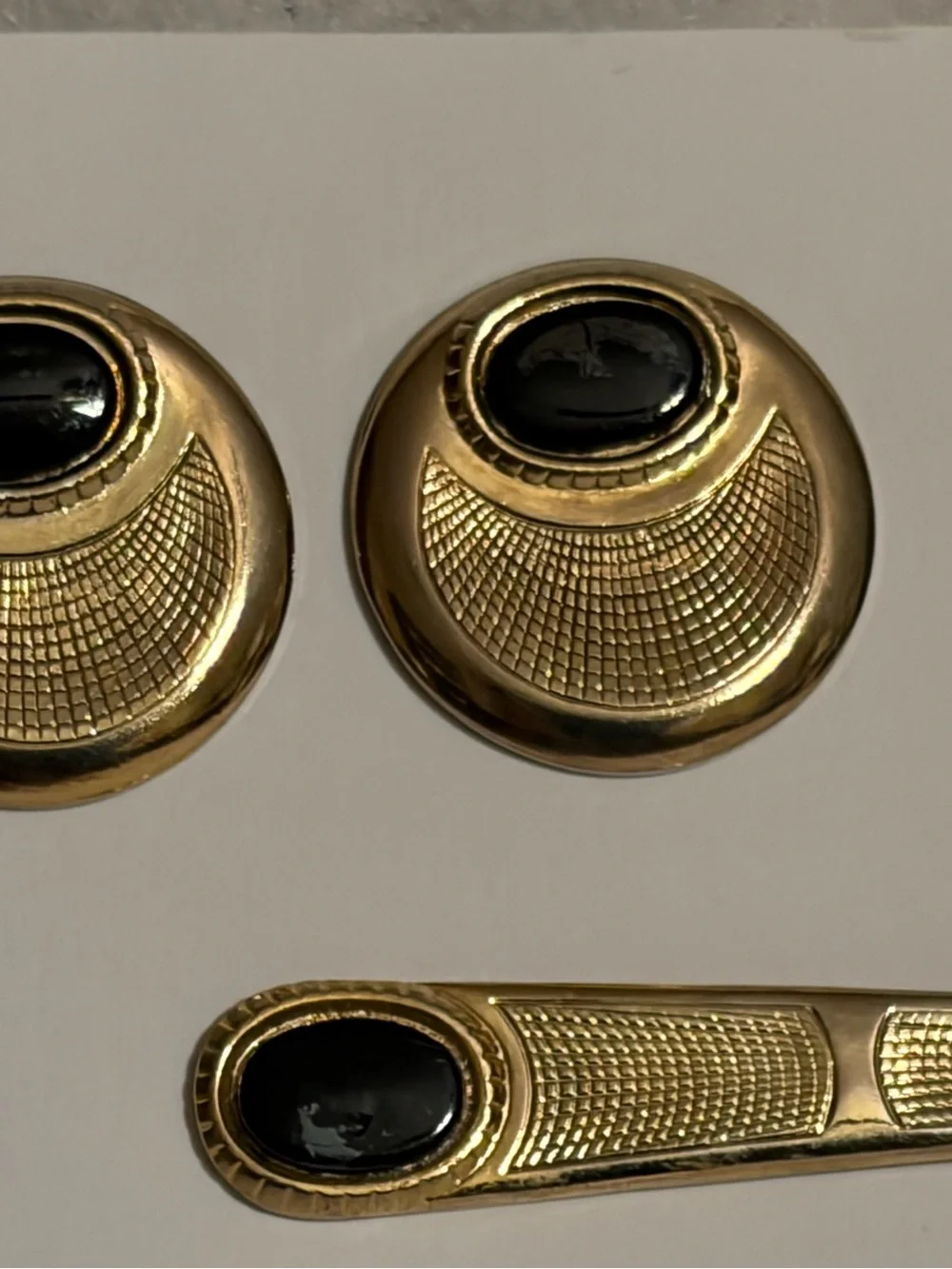 Gold and Black Men’s Cufflink and Tie Bar Set